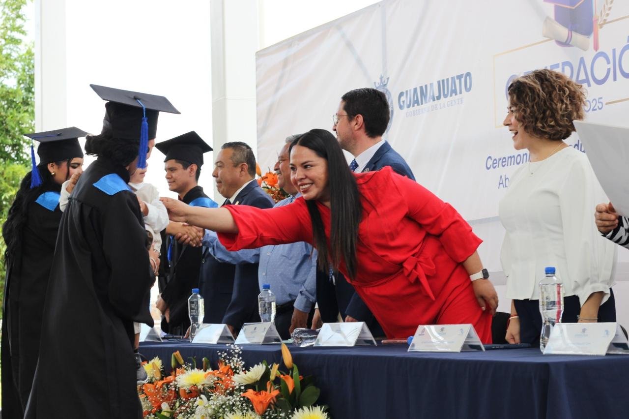 Celebran graduación de la generación 2022-2025 del CEyTE Abasolo ...